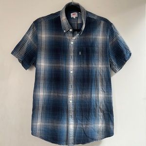 Levi’s men’s plaid button down shirt sleeve shirt - medium